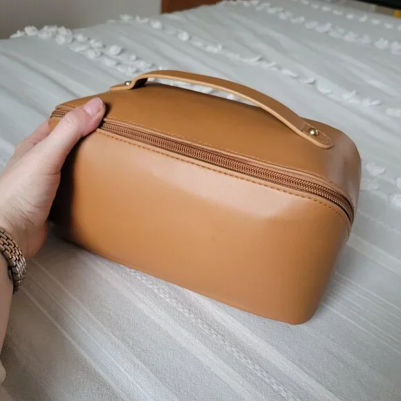 Large capacity travel cosmetic bag, gold hardware | Camel - Picture 2 of 9